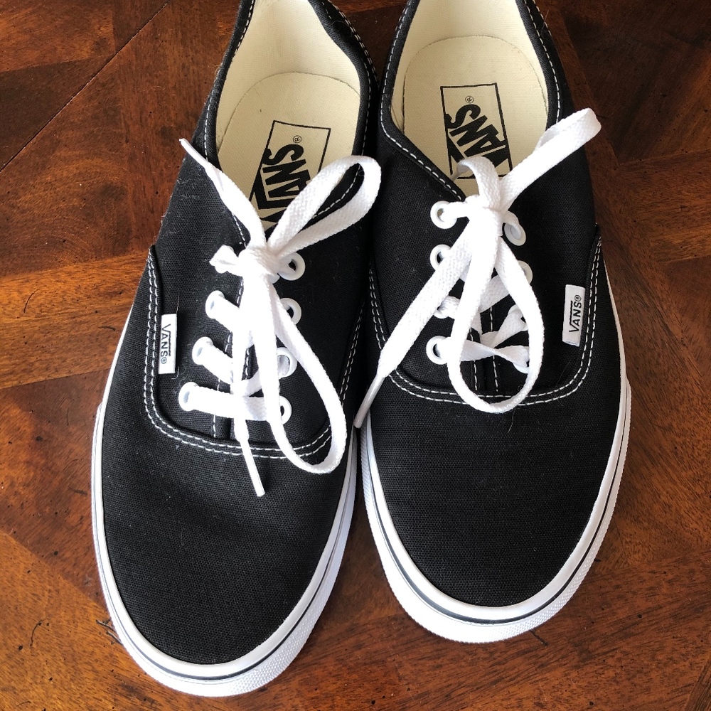 NWOT Women's Vans Authentic Sneaker Black Sz 7.5